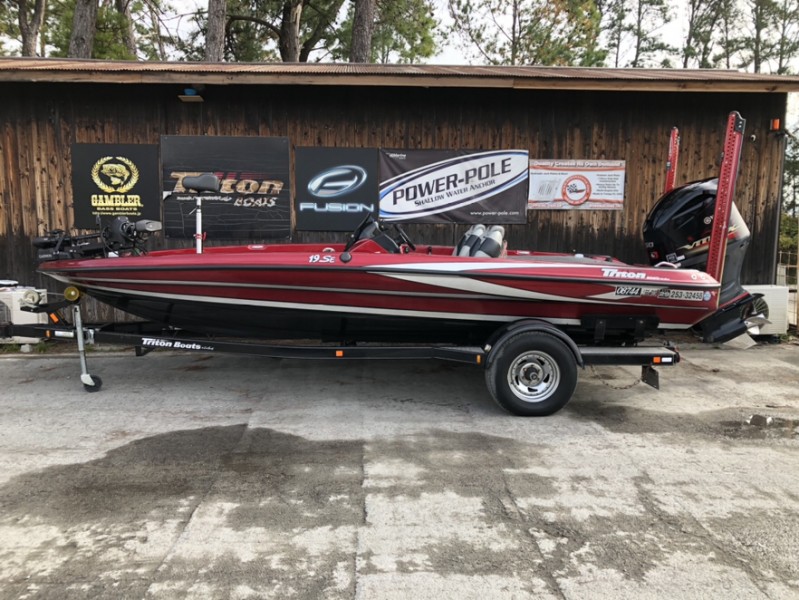 SOLD OUT ’12 Triton Boats 19SE with SHO250
