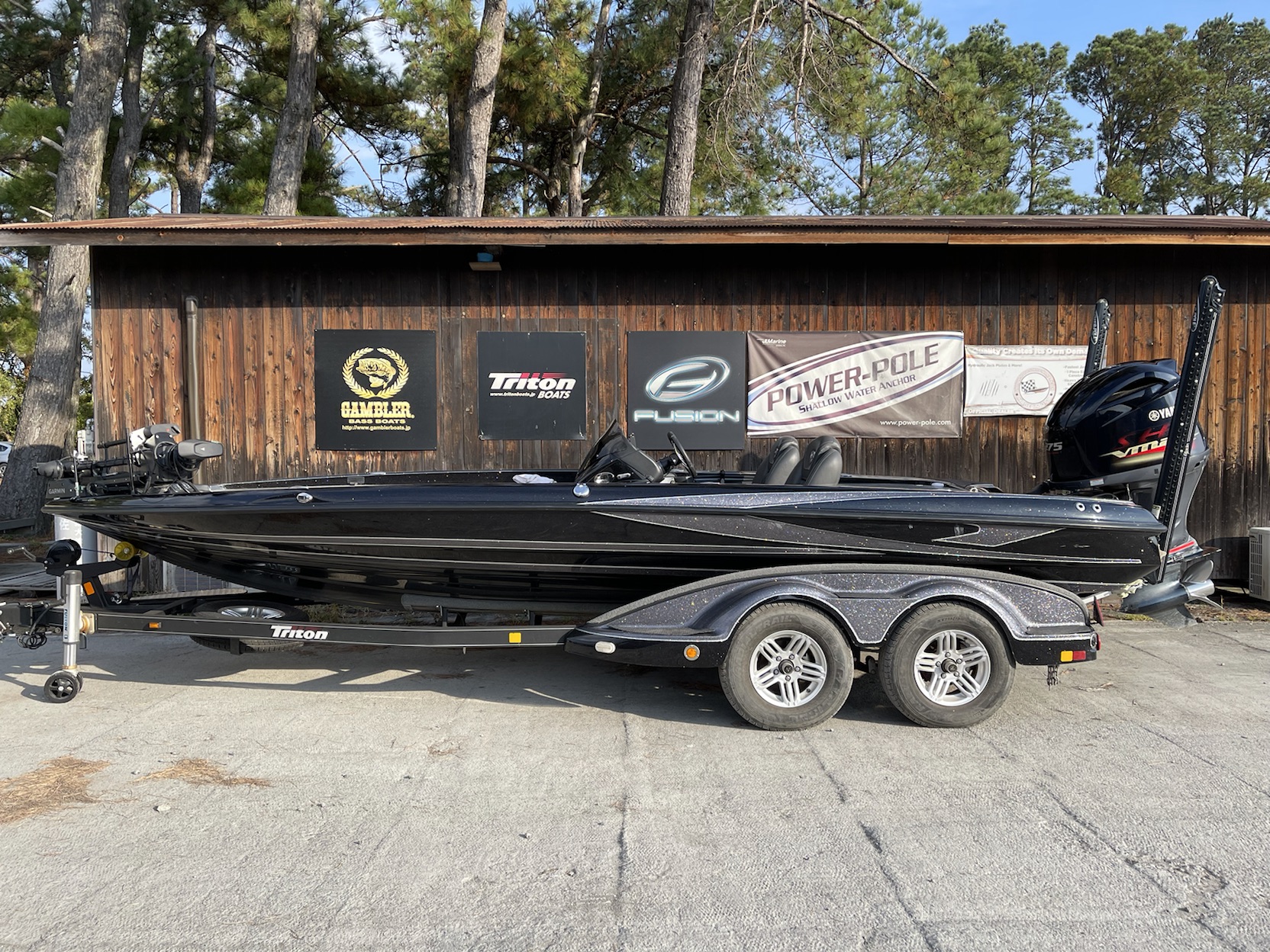 SOLD OUT  17 Triton Boats 21TRX ELITE with SHO275