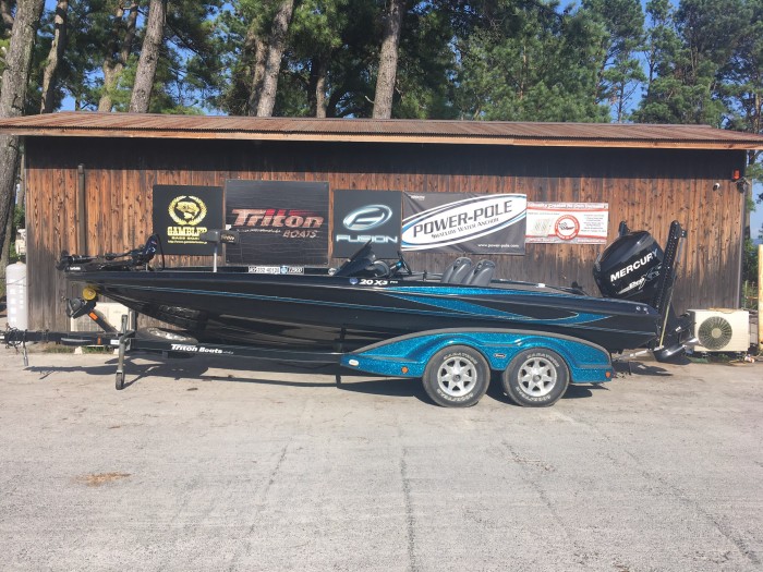 SOLD OUT ’09 Triton Boats 20X3 with 新品SHO250