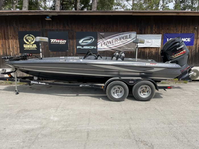 SOLD OUT 　’11 Triton Boats 19SE with SHO225